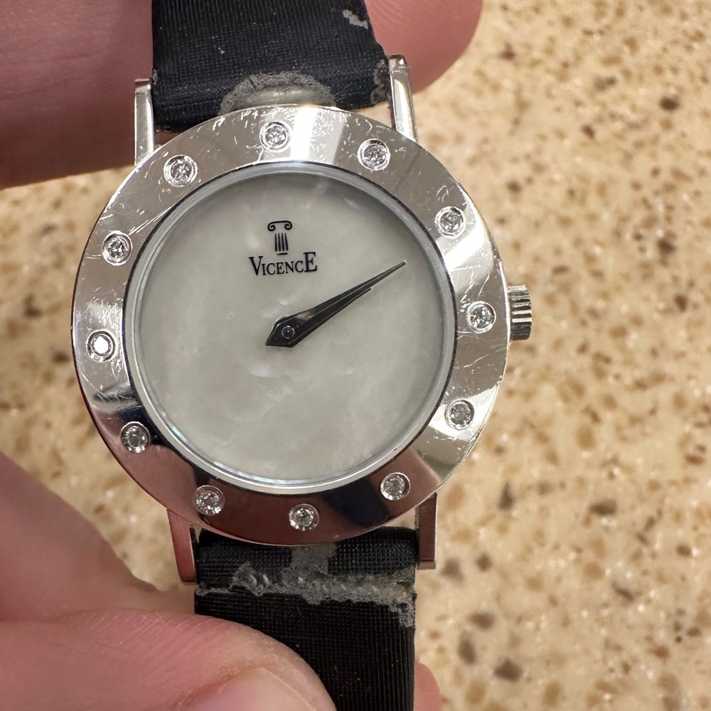 Vintage Vicence 14K white gold and diamond watch Italy 26mm